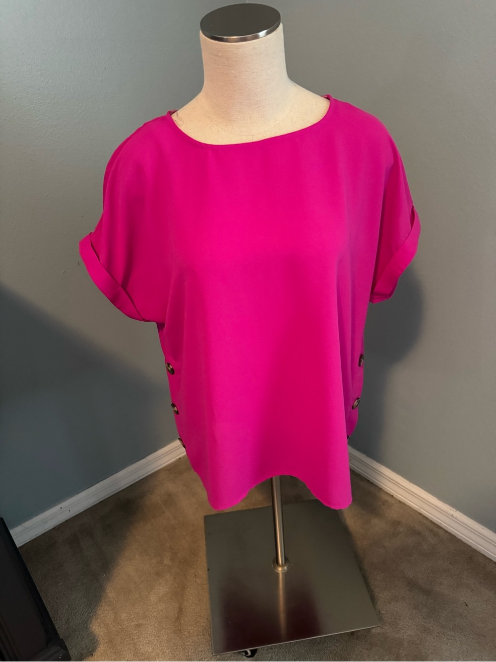 Jones New York Fuchsia Short Sleeve Blouse